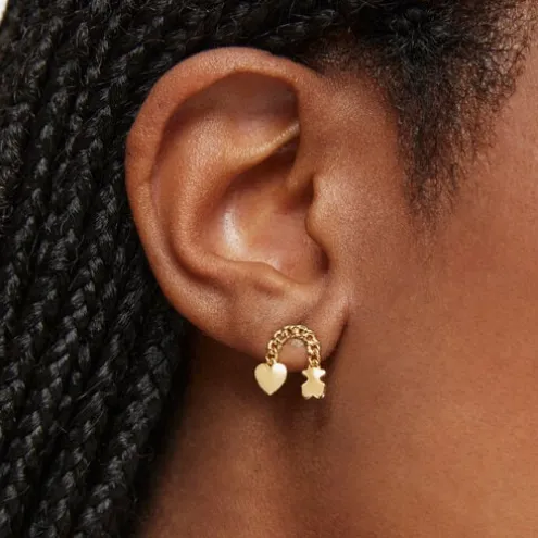 Brincos curtos banhados a ouro de 18 K sobre prata e motivos Bold Motif