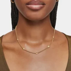 Colar curto banhado a ouro de 18 K sobre prata com motivos Bold Motif