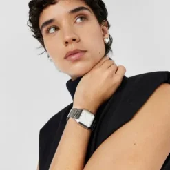 Relógio analógico com bracelete em aço Karat Squared