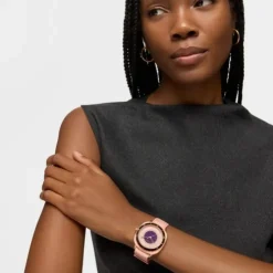 Relógio analógico em aço IPRG nude com bracelete elástica na cor rosa Osier